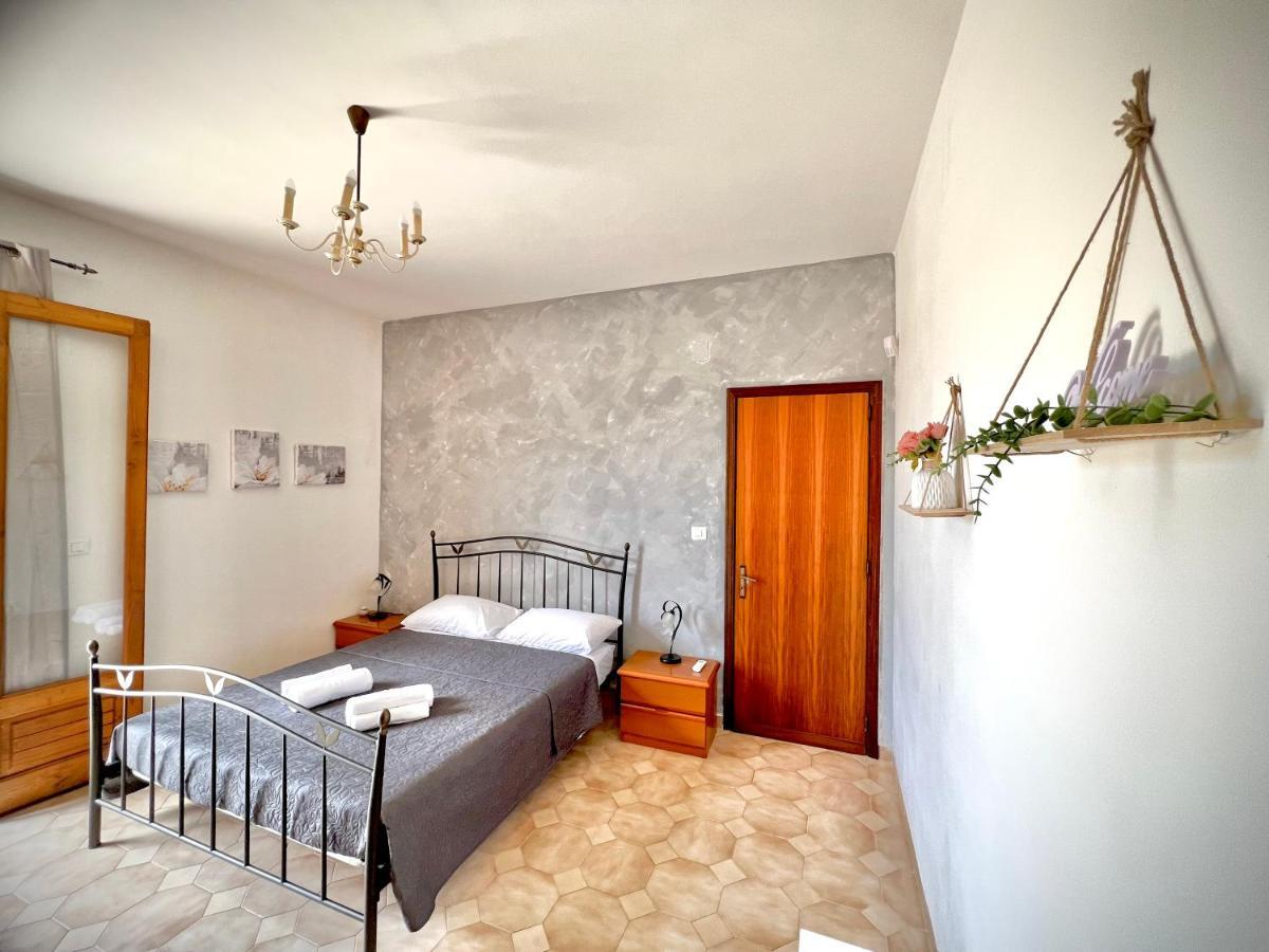 Casa Vacanze "Sautufao" Santa Venerina Ngoại thất bức ảnh