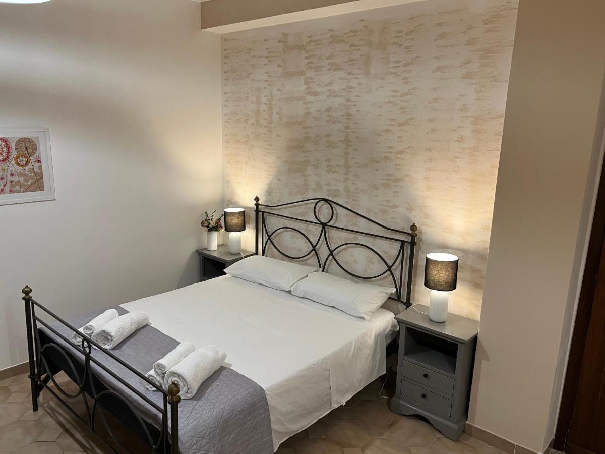 Casa Vacanze "Sautufao" Santa Venerina Ngoại thất bức ảnh