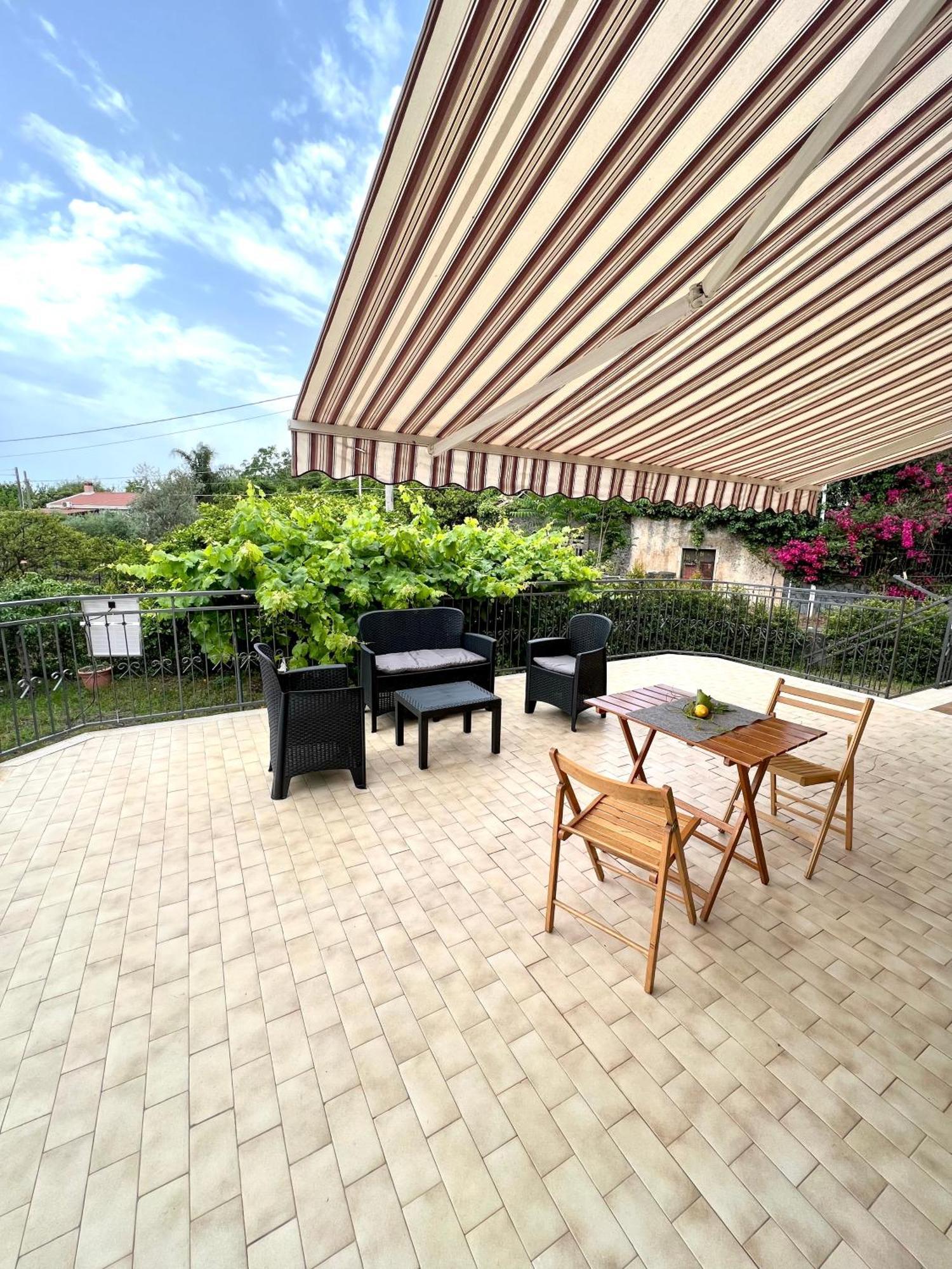 Casa Vacanze "Sautufao" Santa Venerina Ngoại thất bức ảnh
